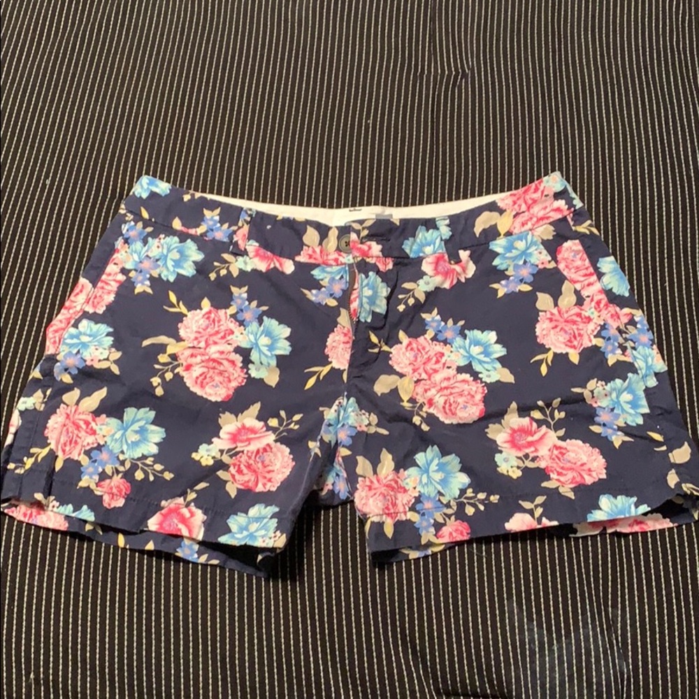 Old navy Everyday Shorts floral sz 10